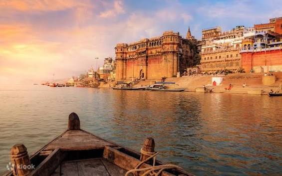 Manikarnika Ghat to Assi Ghat Boat Ride