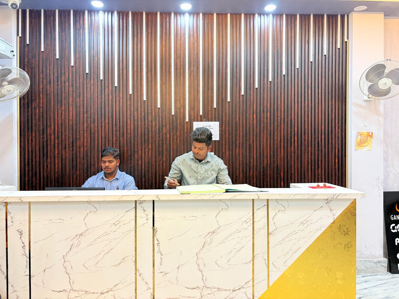 Hotel Stay near Ghats & Temples